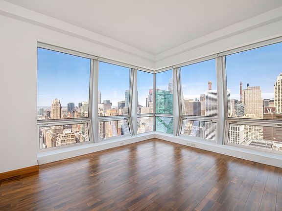 5th image of 400 5th Ave APT 47E