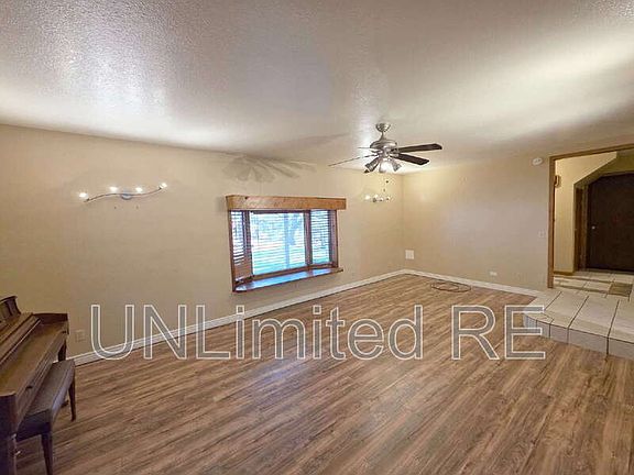 5th image of 2589 N Oakmont Dr