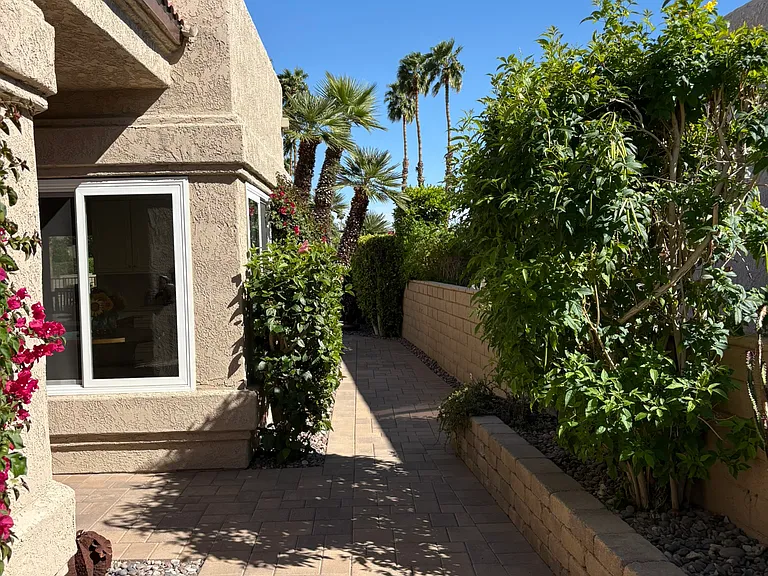 Via Encanto — Photo 26
