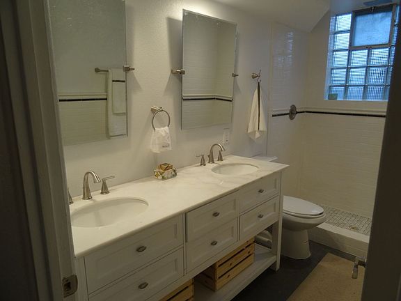 4th image of 1109 E Bayaud Ave