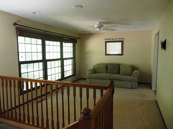 4th image of 4811 Brookview Dr
