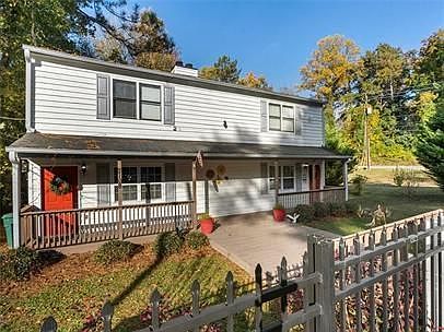 3rd image of 2108 Wells Dr SE #2108