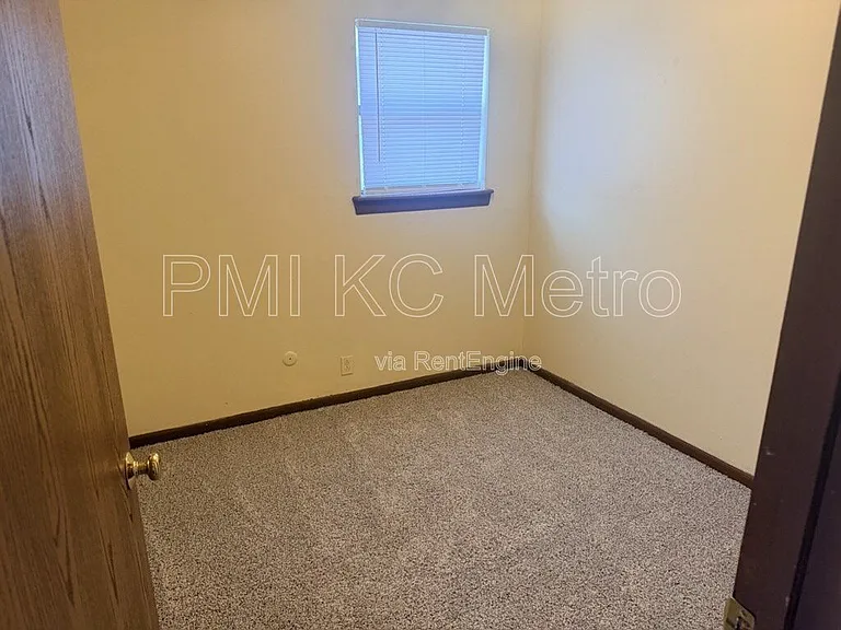 102 E Sunrise Dr — Photo 7