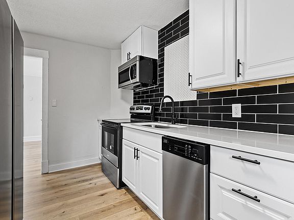 4th image of 3101 Tyler St NE