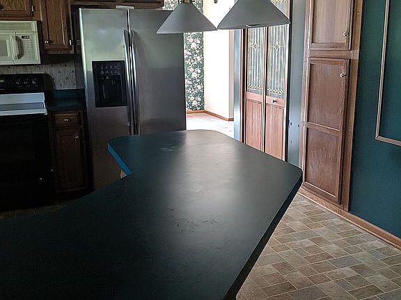 Two spacious pantries