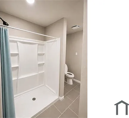 4 bed, $2,100 — Photo 3