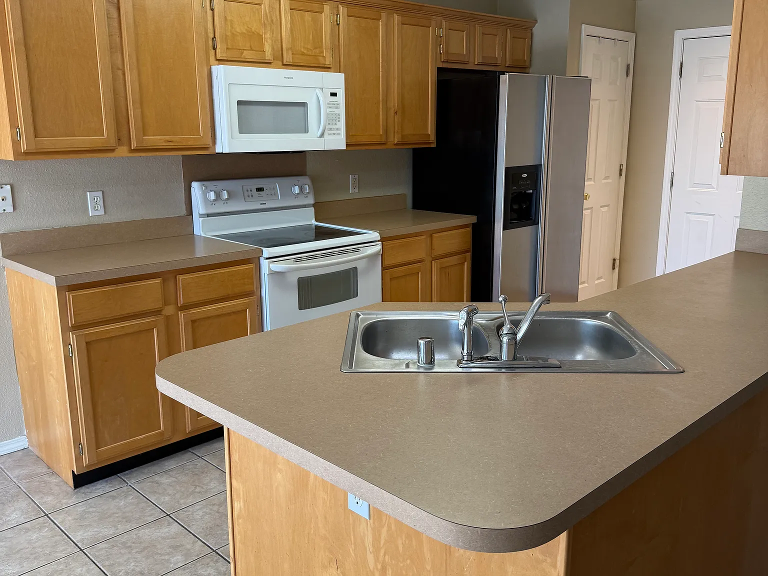 1108 Sunrise Circle — Photo 2