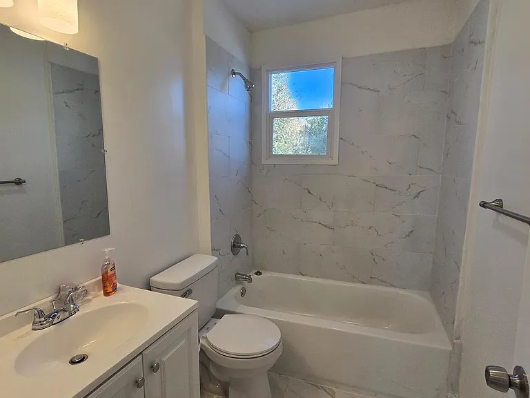 5211 Ridge Ave #3 — Photo 9