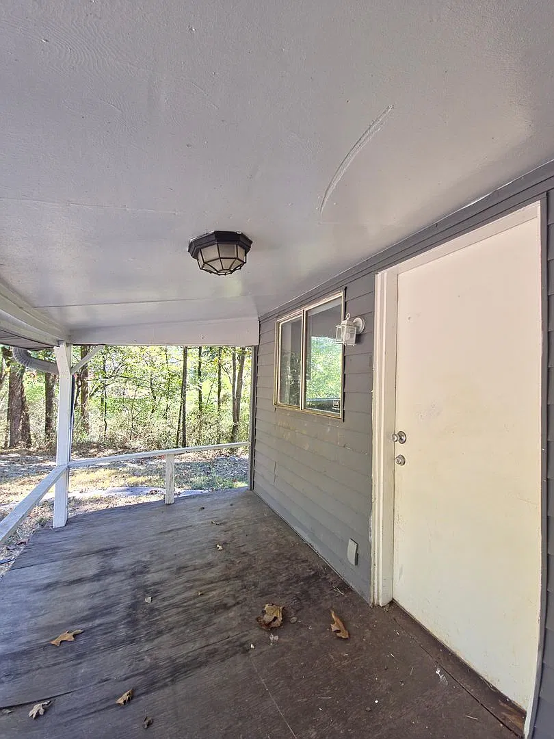 Charming 3-Bedroom Home Surrounded by Nature in Jasper! — Photo 4