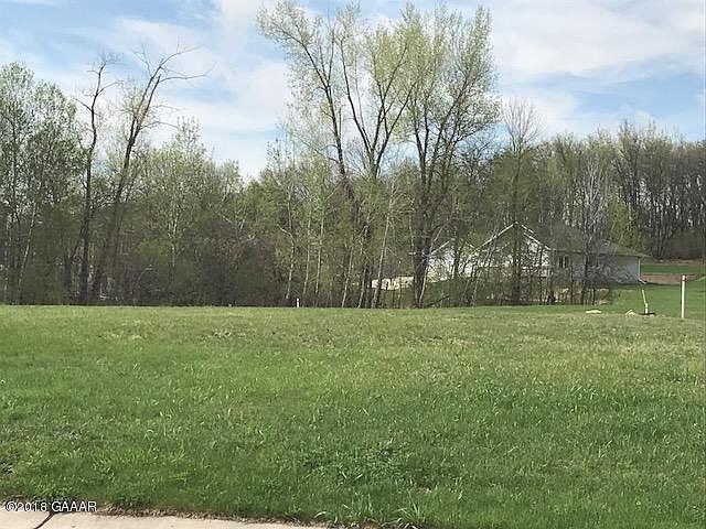 1st image of 105 Oak Leaf Dr