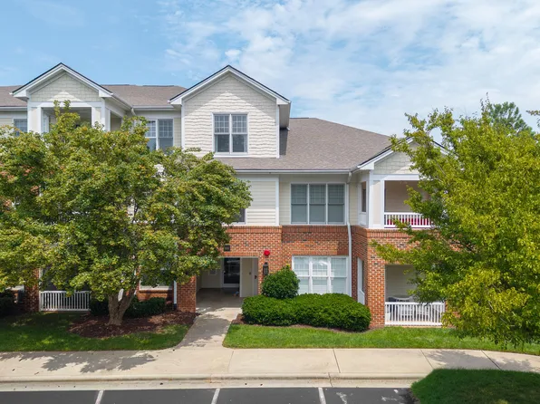 635 Waterford Lake Dr, Cary, NC 27519