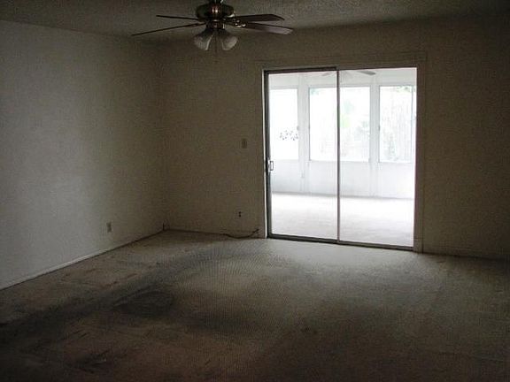2nd image of 1566 Catalpa St