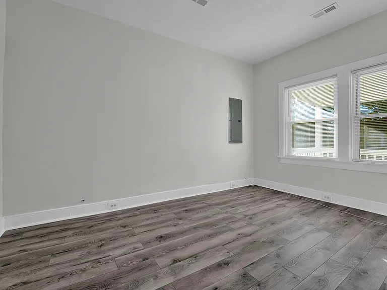 front bedroom - 12x11