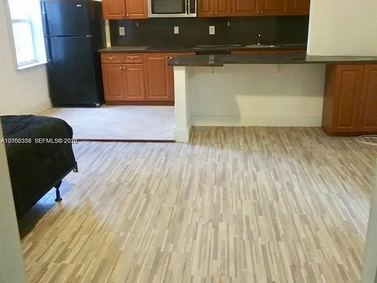 7920 Harding Ave #10 — Photo 6