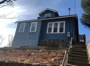 5 Stratfield St, Worcester, MA 01604