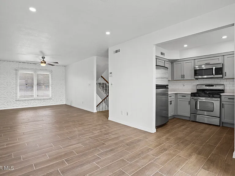 604 Upson Dr — Photo 7