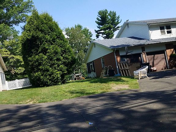 3rd image of 1046 Gravel Hill Rd