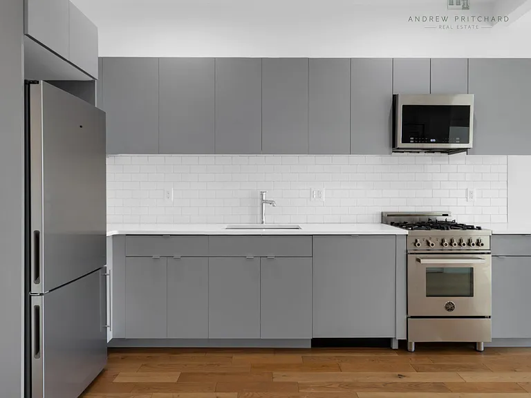 45 Troutman St #3A — Photo 2