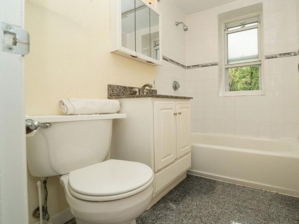 2nd image of 110 Marion St #3