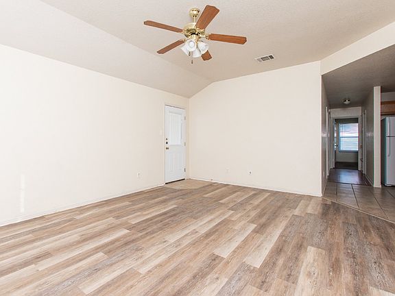 4th image of 4102 Primrose Dr Unit A