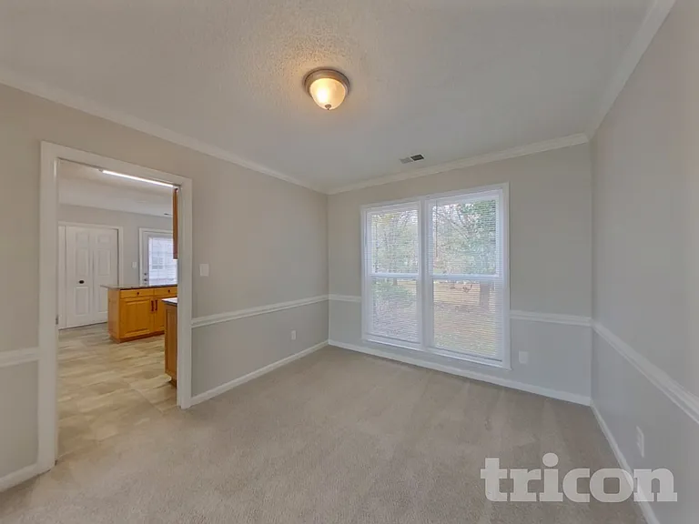 713 Trailing Rock Dr — Photo 4