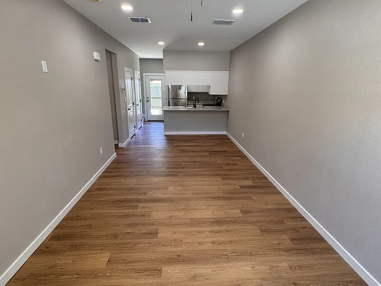 961 N Clinton St #102 — Photo 6