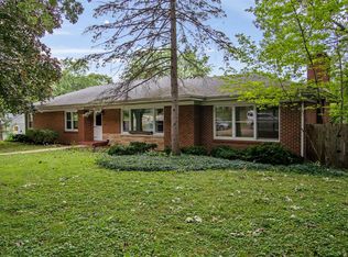 620 Van St, Elgin, IL 60123