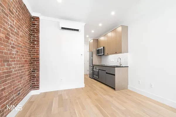 Rented by MNS Marketing | media 23