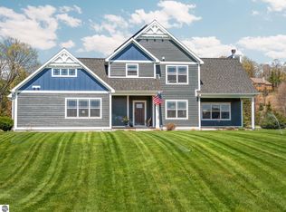3833 Smokey Cove Dr, Traverse City, MI 49686