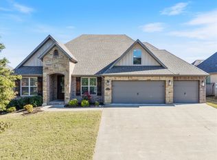 101 SW Highland Rd, Bentonville, AR 72712