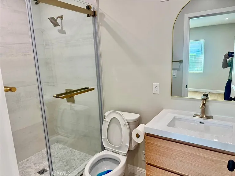 1502 E Thelborn St — Photo 5