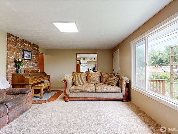 4th image of 956 Brickner Road