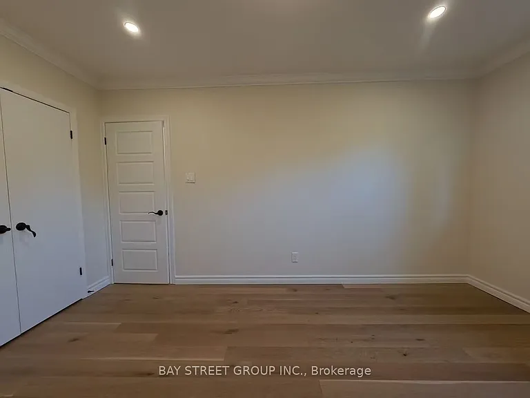 402 Osiris Dr — Photo 24