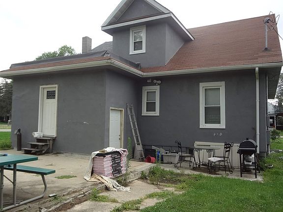 4th image of 609 W Curtis St