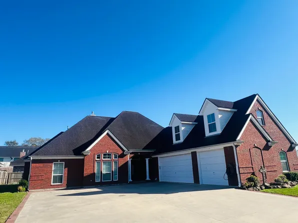 2631 River Oaks Dr, Port Neches, TX 77651