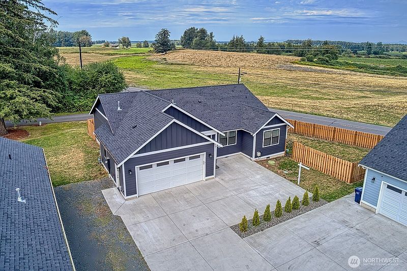 3rd image of 1112 Falcon Court