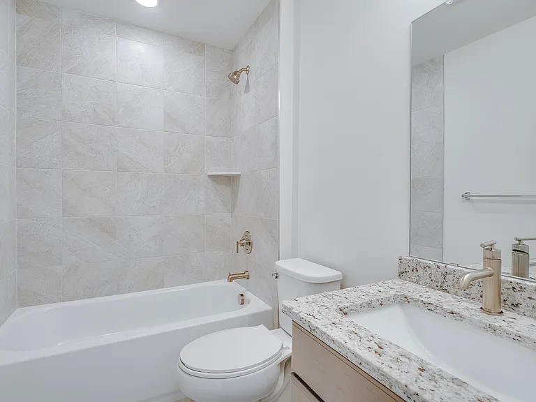4876 Parkside Ln — Photo 8