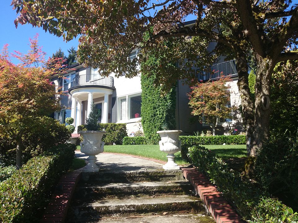 2nd image of 3604 42nd Ave NE