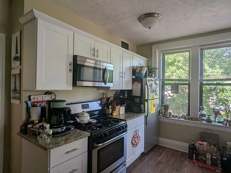 1201 Wolfrum St — Photo 4