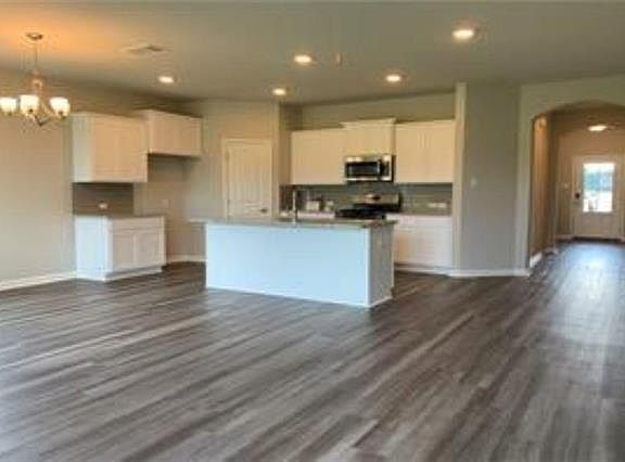 2nd image of 274 Windsor Woods Dr