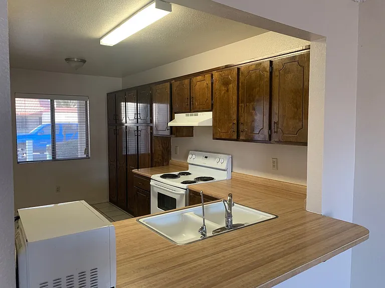 953 W Cortez Ln — Photo 15