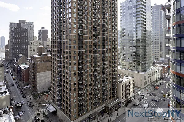 Rented by NextStopNY | media 12