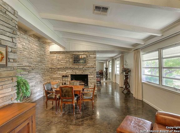 5th image of 407 Edgevale Dr