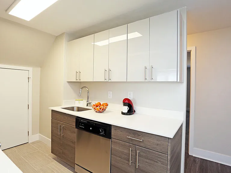 North Lane Apartments — Photo 4