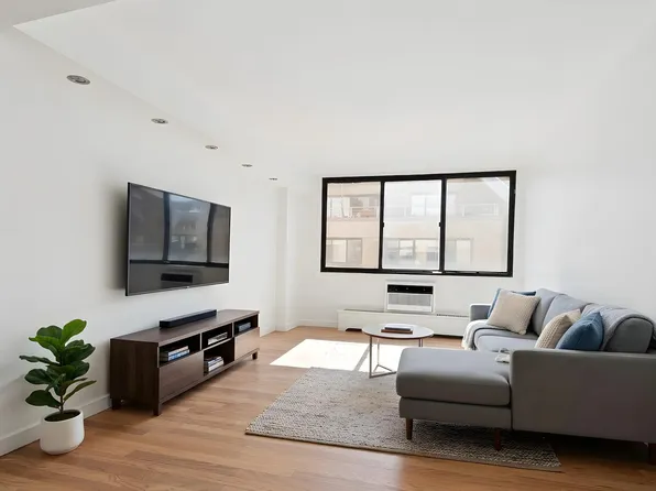 16 West 16th Street image 1 of 11