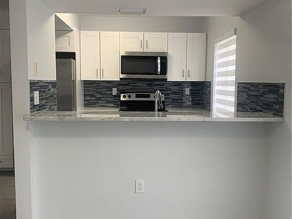 4th image of 103 Riviera Cir #A