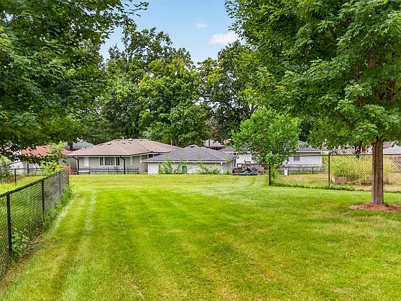 5th image of 5110 Sawyers Dr