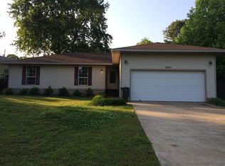 2290 E Yvonne Dr, Fayetteville, AR 72703