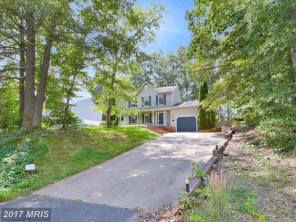 2nd image of 9 Twin Lake Ct