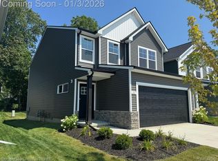 112 Parsons Ln, Saline, MI 48176